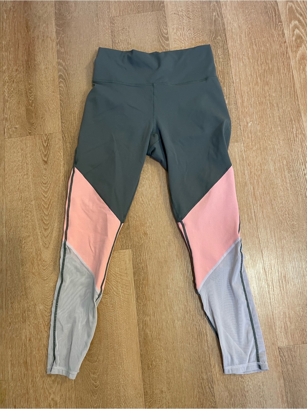 Woman’s Fabletics Colorblock Leggings in Dark Green, Pink & Light Gray